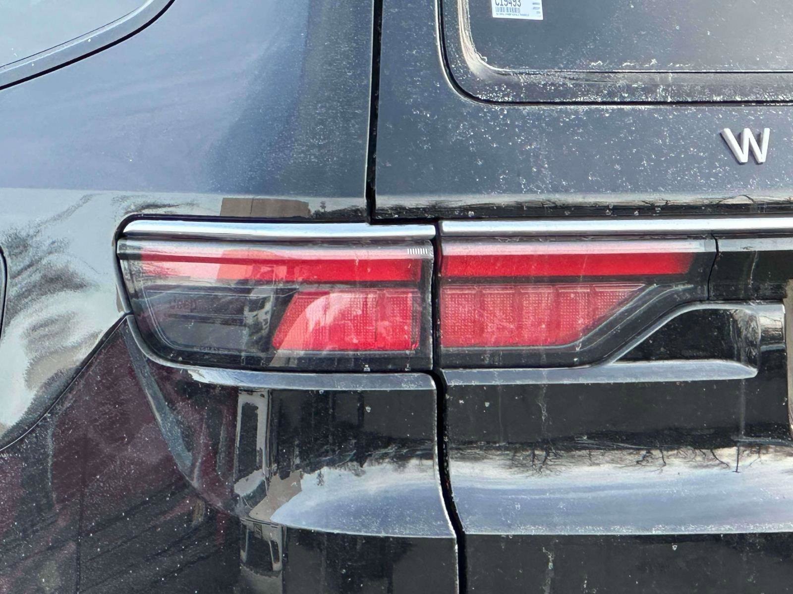 Used 2024 Jeep Wagoneer 4WD w/ Premium Group I image 9