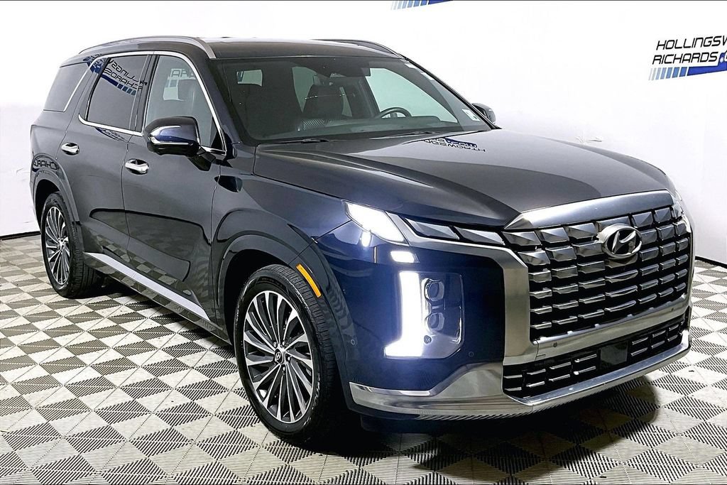 Used 2024 Hyundai Palisade Calligraphy FWD image 3
