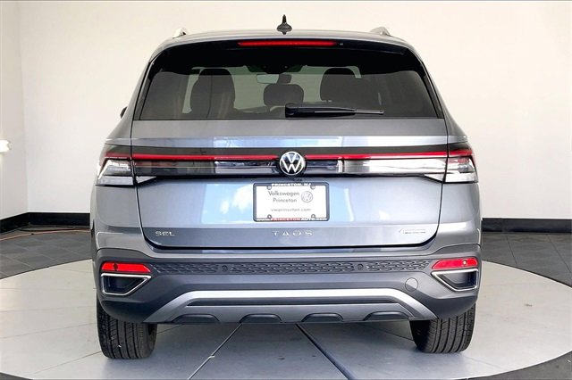 New 2026 Volkswagen Taos SEL image 5