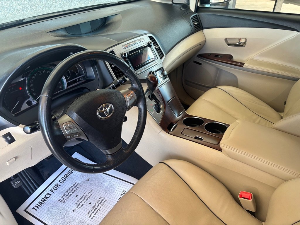 Used 2011 Toyota Venza w/ Leather Pkg FWD image 7