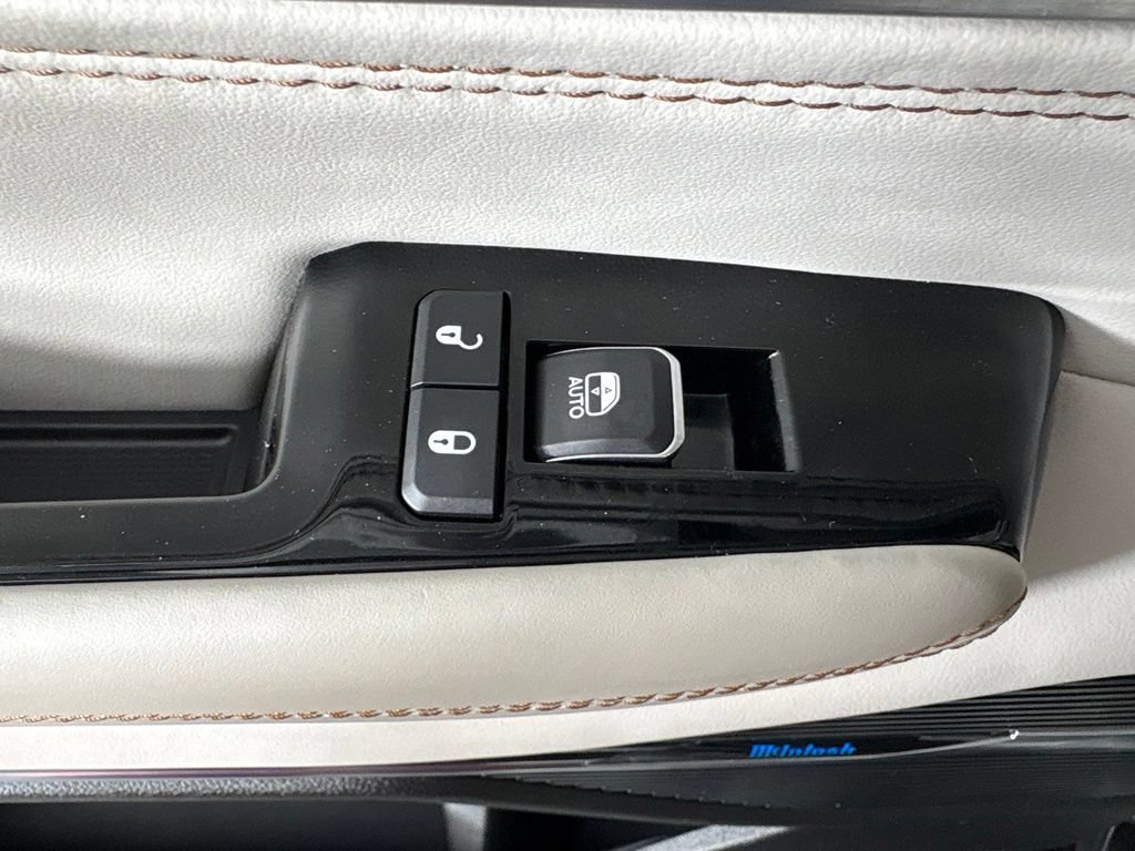 Used 2023 Jeep Grand Wagoneer L 4WD w/ Rear Seat Video Group 1 image 42