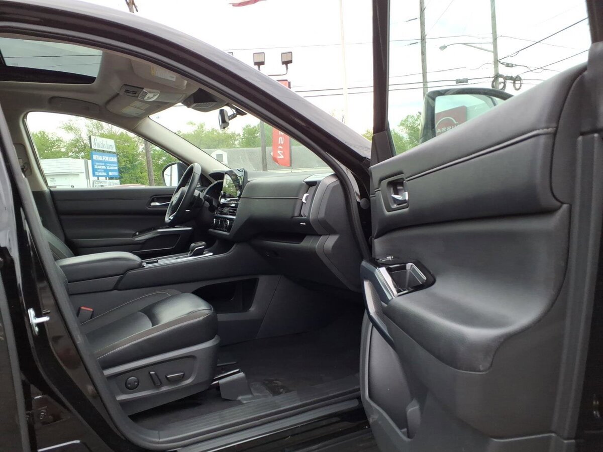 Certified 2023 Nissan Pathfinder SL w/ SL Premium Package AWD/4WD image 12