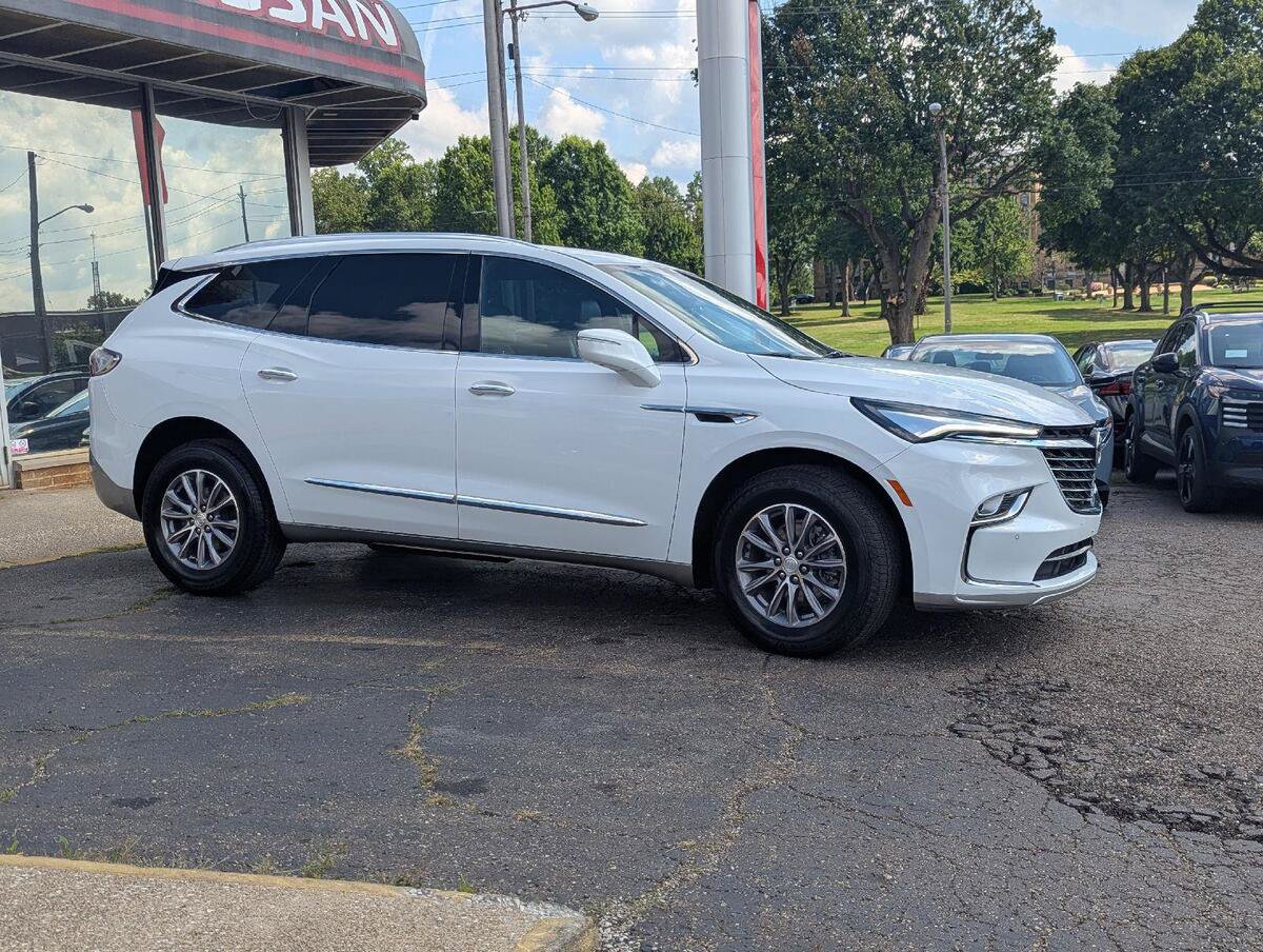 Used 2022 Buick Enclave Premium FWD image 10