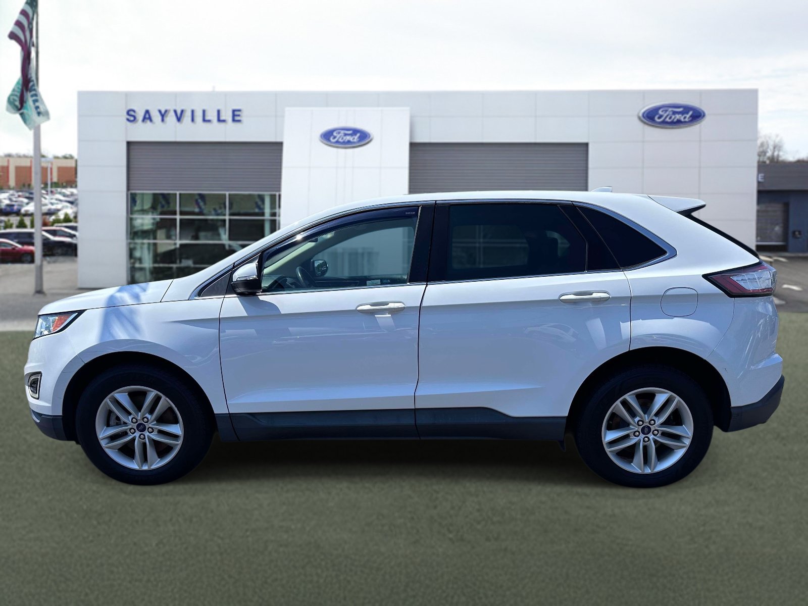 Used 2016 Ford Edge SEL w/ Equipment Group 201A AWD/4WD image 2
