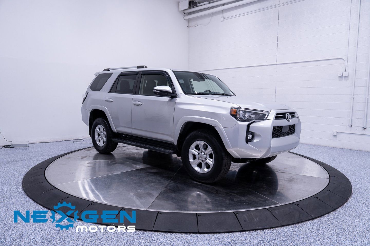 Used 2021 Toyota 4Runner SR5 Premium image 2