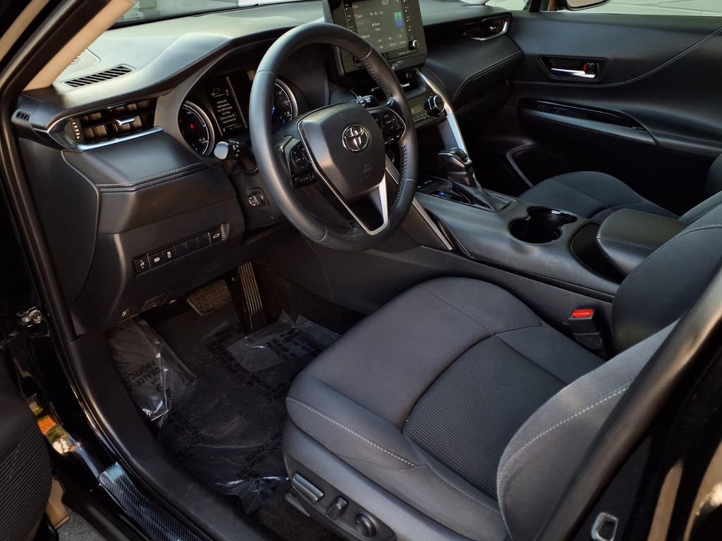 Certified 2021 Toyota Venza LE w/ Carpet Mat Package (TMS) image 16