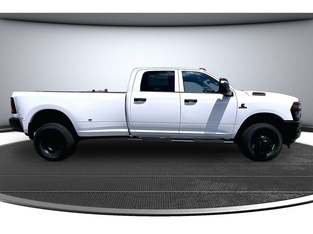 New 2026 RAM 3500 Tradesman AWD/4WD image 17