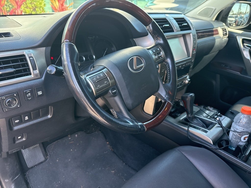 Used 2019 Lexus GX 460 image 4