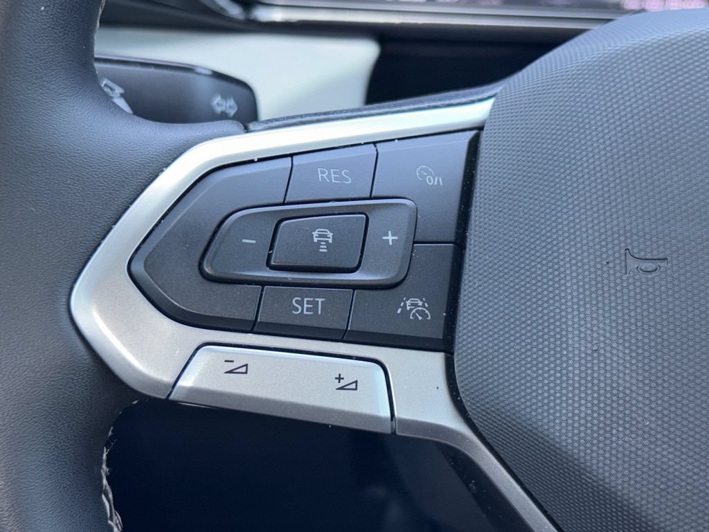 Certified 2025 Volkswagen Taos S FWD image 19
