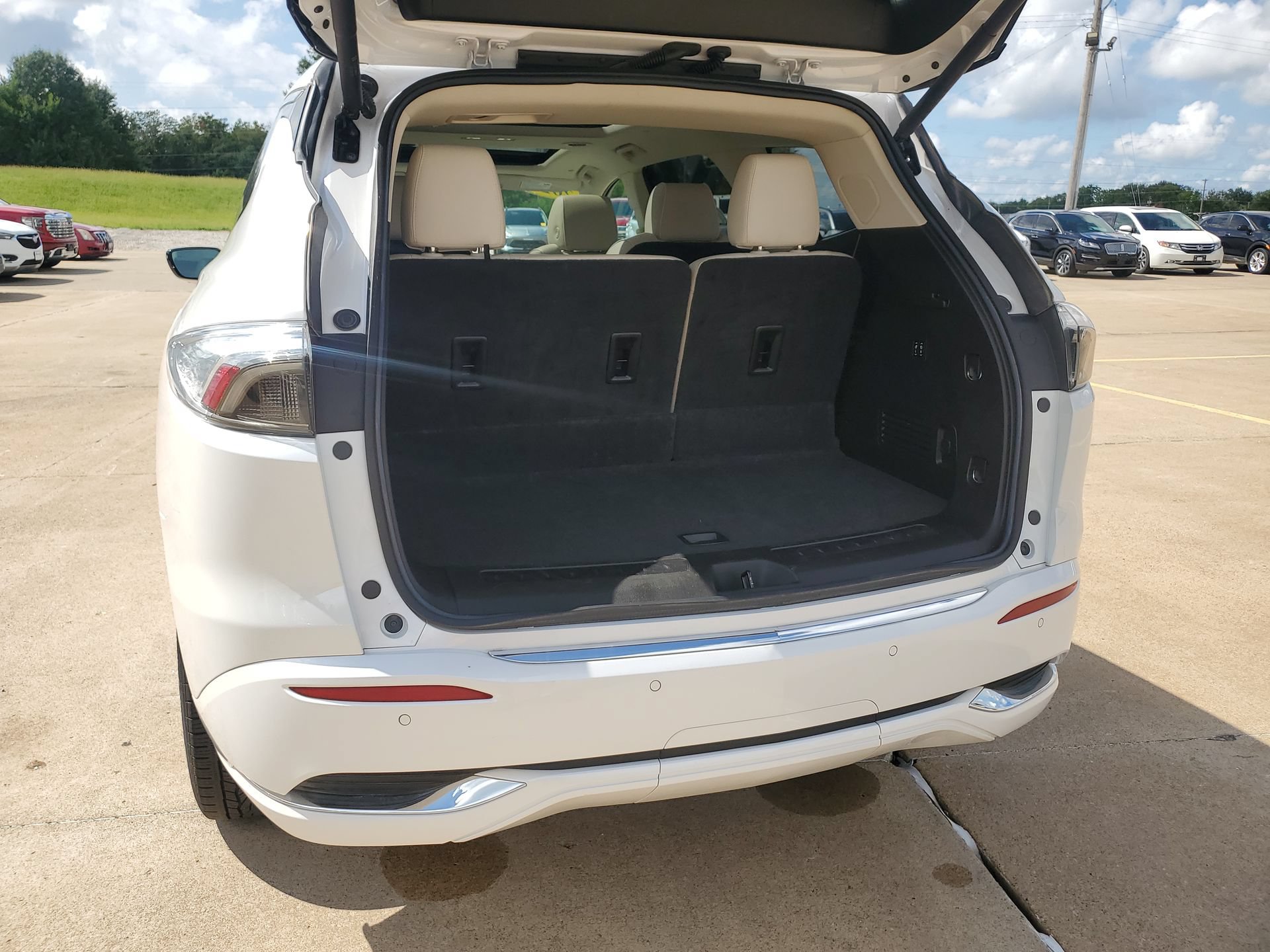 Used 2022 Buick Enclave Avenir AWD/4WD image 33