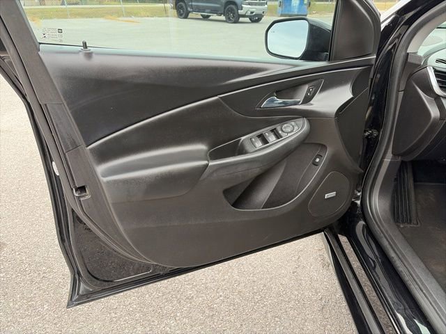 Used 2018 Chevrolet Volt Premier w/ Driver Confidence Package image 10