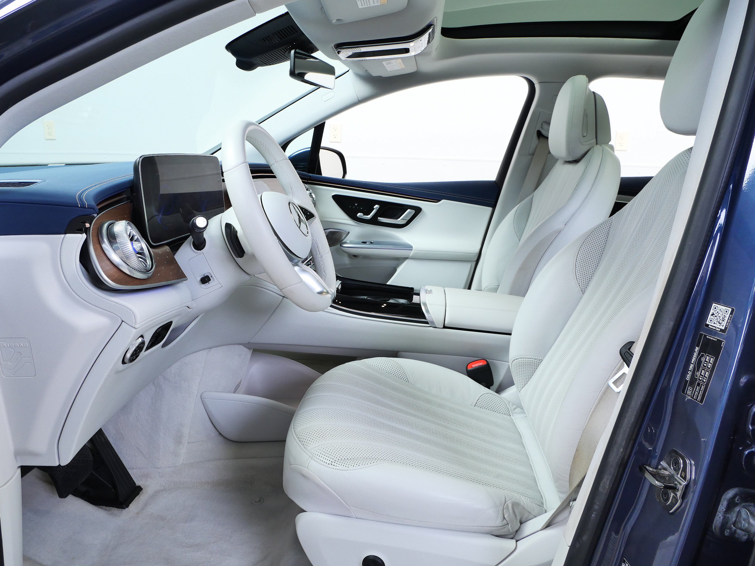 Certified 2023 Mercedes-Benz EQE 500 4MATIC SUV image 18