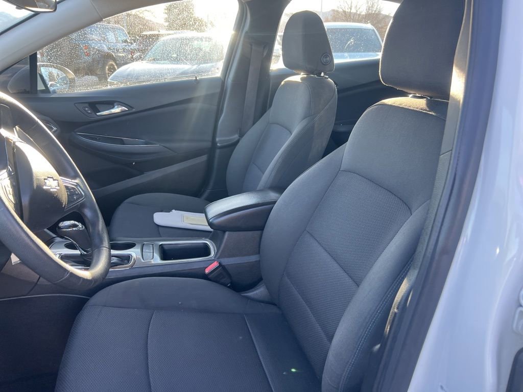 Used 2017 Chevrolet Cruze LT image 21