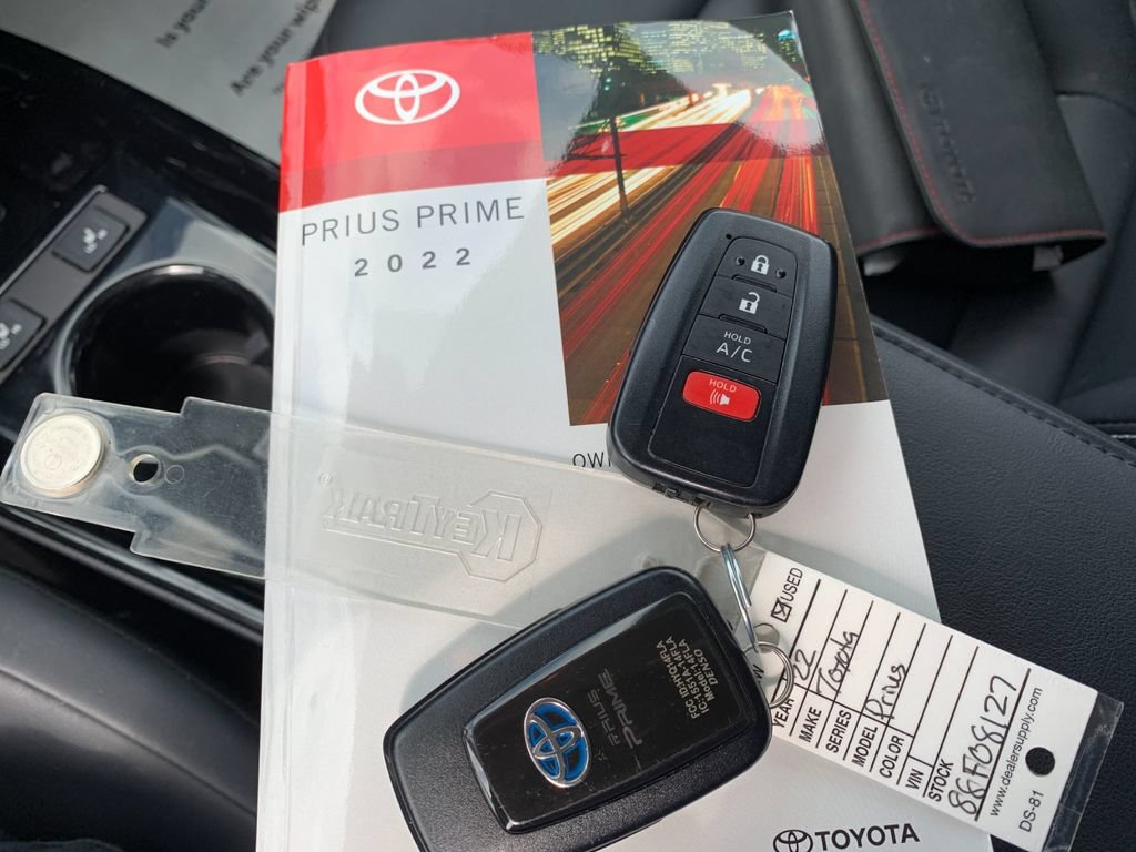 Used 2022 Toyota Prius Prime XLE FWD image 9