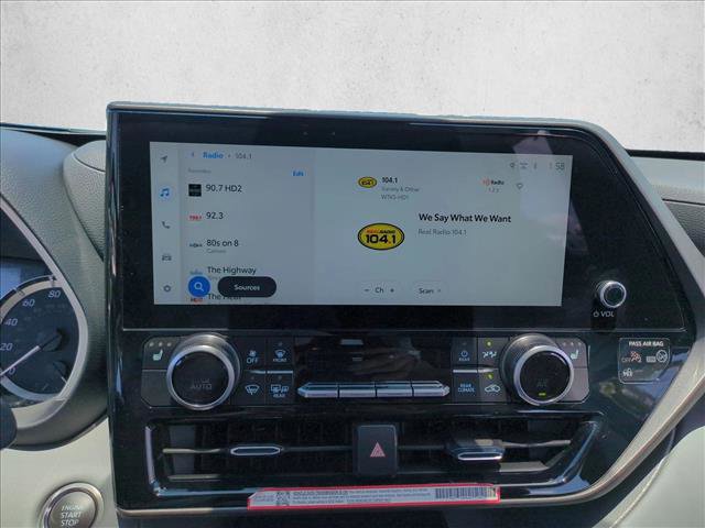 Certified 2025 Toyota Highlander XLE AWD/4WD image 14