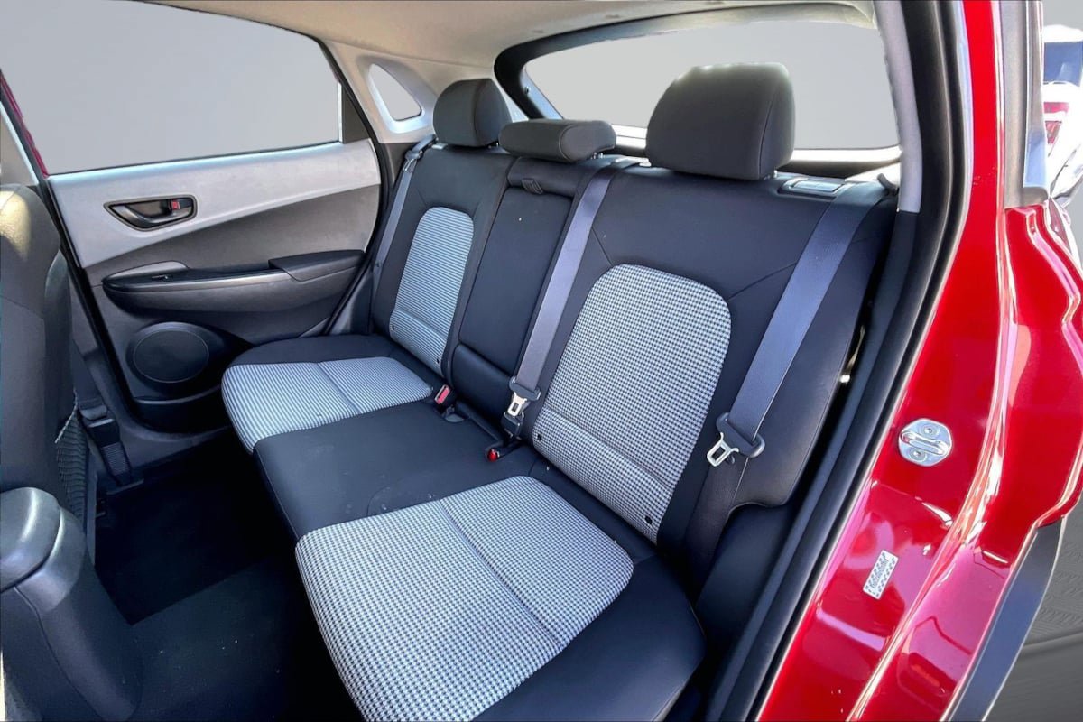 Used 2021 Hyundai Kona SE AWD/4WD image 26