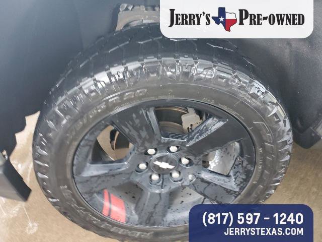 Used 2018 Chevrolet Silverado 1500 LTZ Z71 w/ Redline Edition AWD/4WD image 2