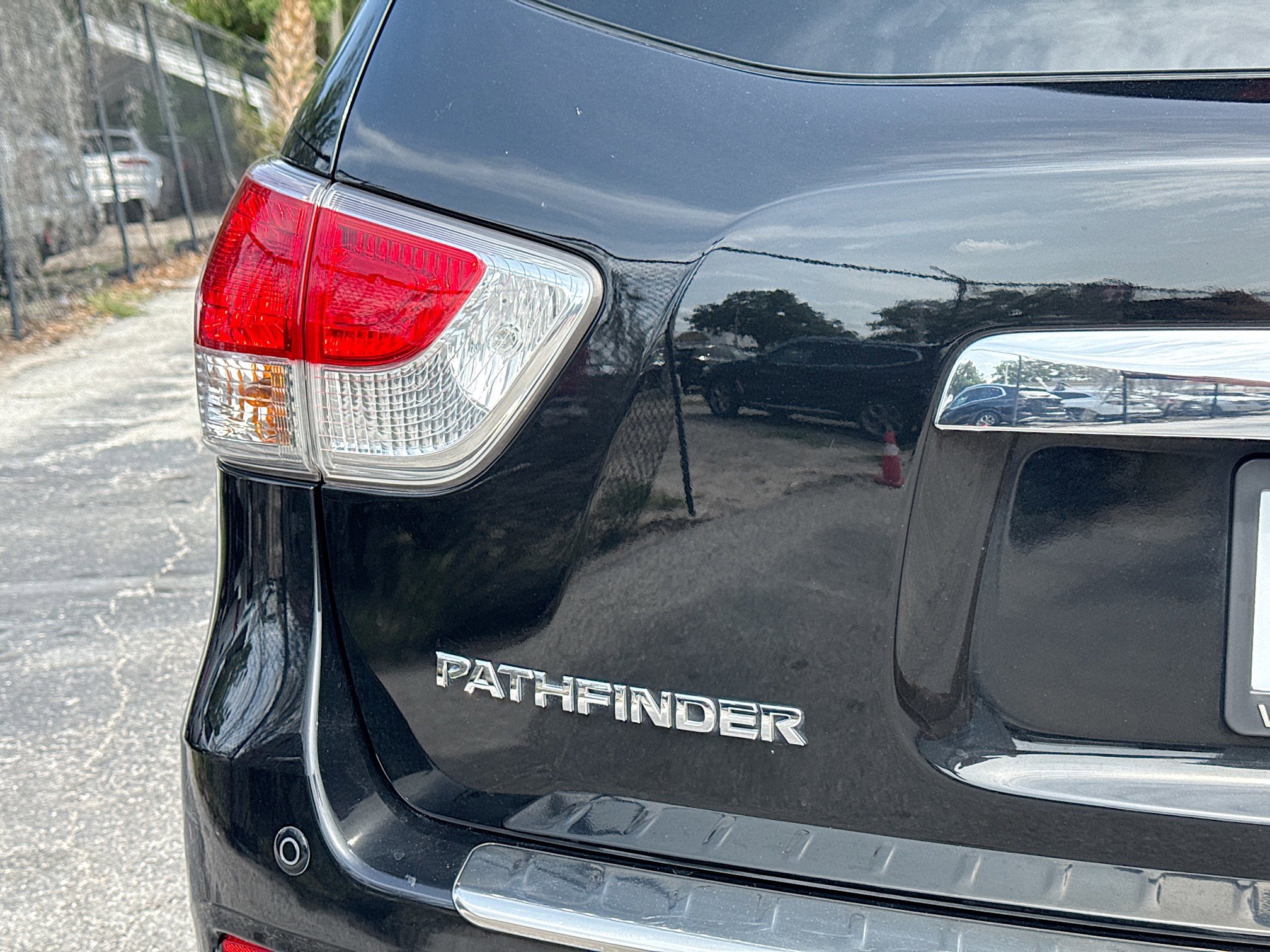 Used 2016 Nissan Pathfinder Platinum FWD image 10