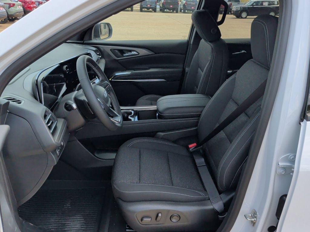 New 2027 Chevrolet Traverse LT w/ Midnight/Sport Edition FWD image 12