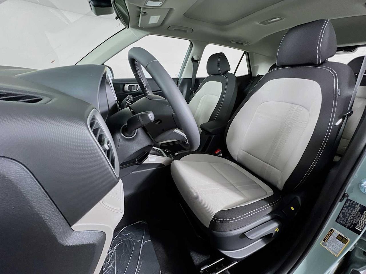 New 2026 Hyundai Venue SEL FWD image 13
