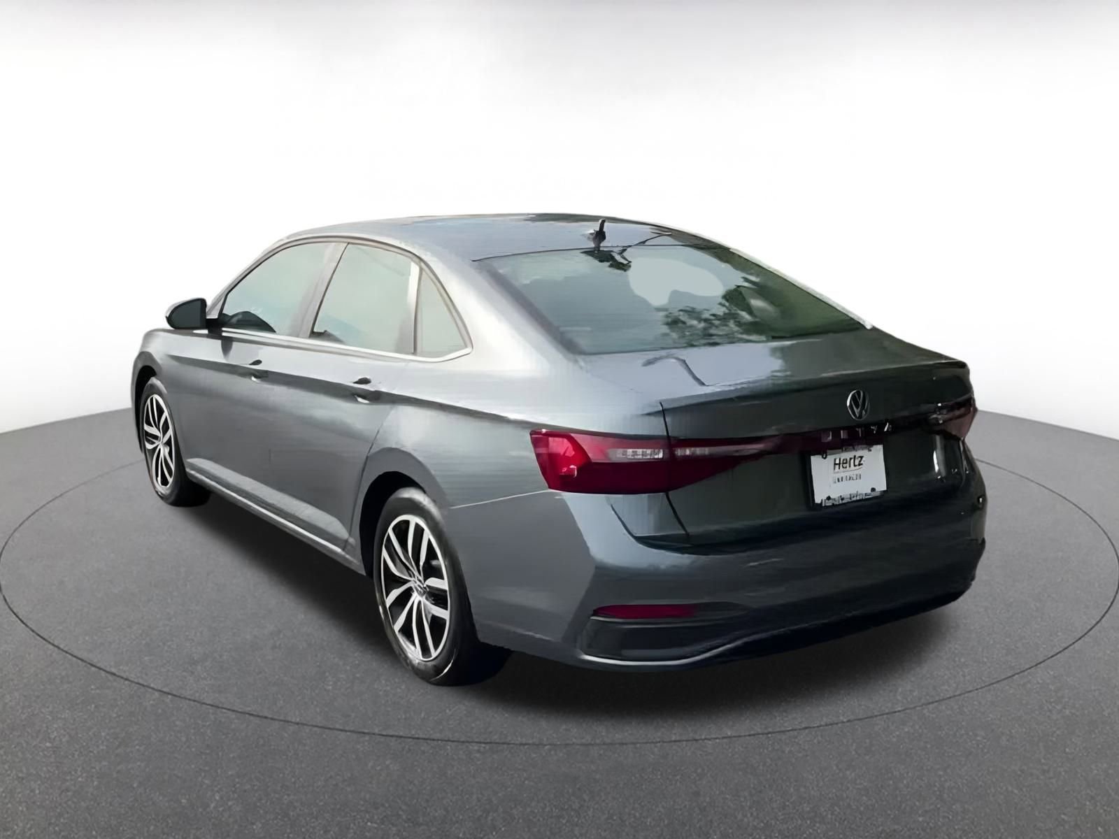 Used 2025 Volkswagen Jetta SE image 11