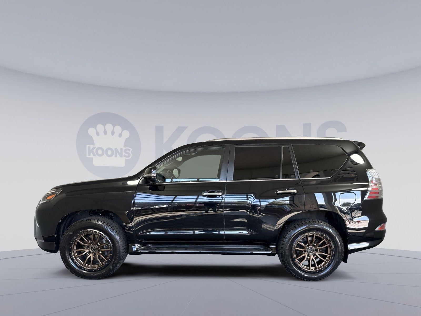 Used 2021 Lexus GX 460 Premium w/ Premium Package image 2