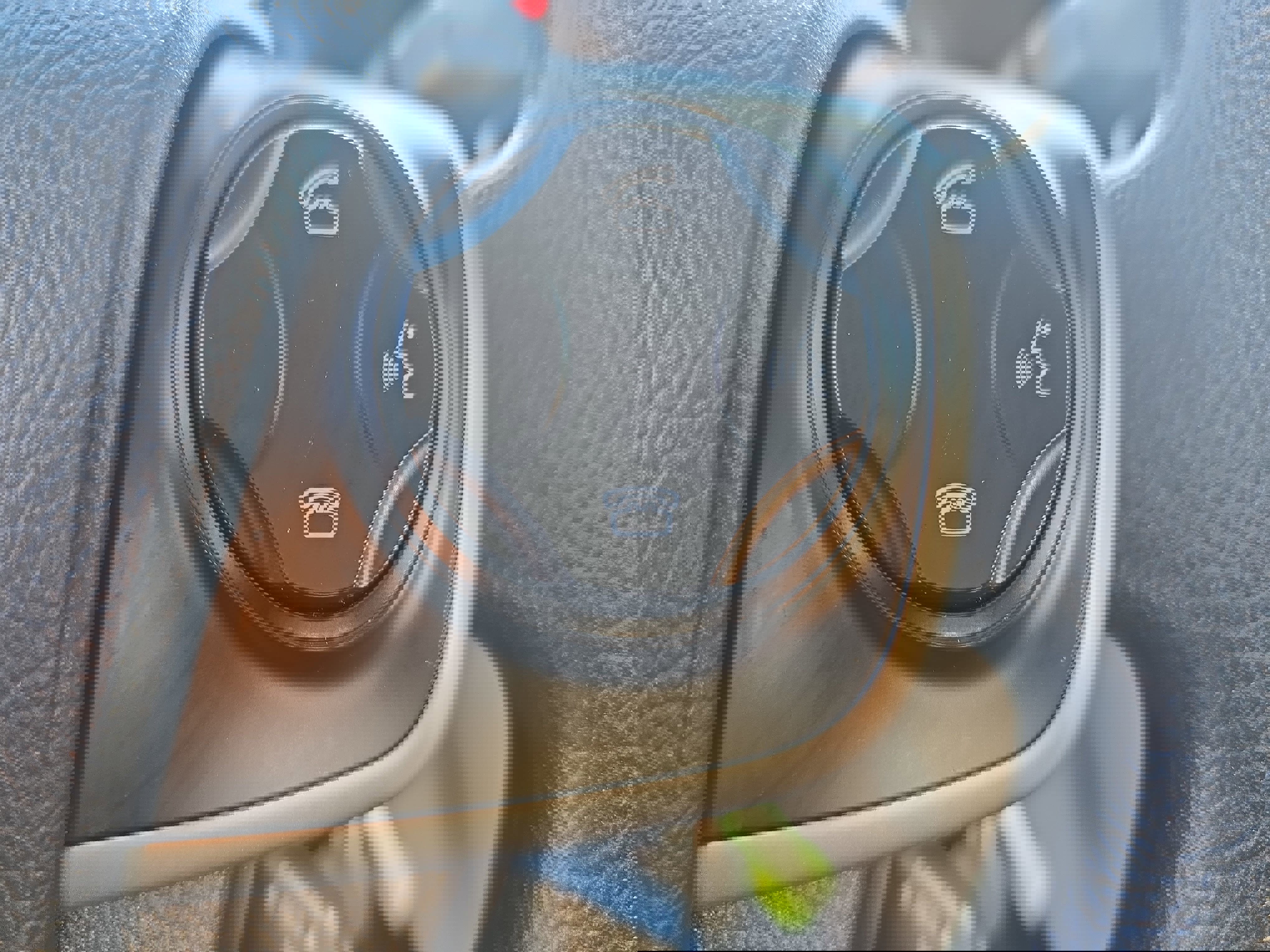 Used 2014 Toyota Camry L image 18