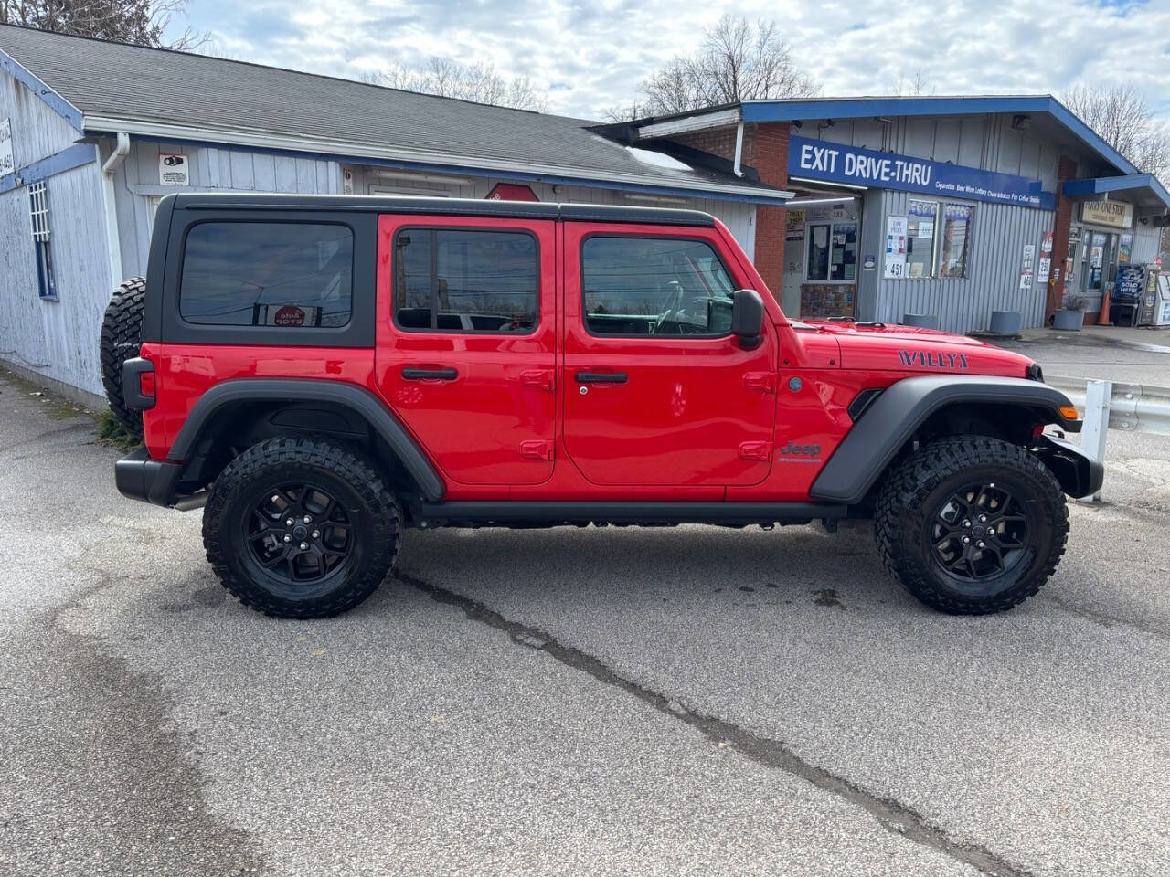 Used 2025 Jeep Wrangler Unlimited Sport S 4xe image 4