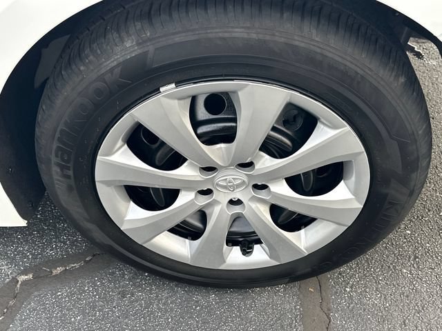 Used 2025 Toyota Corolla LE FWD image 25