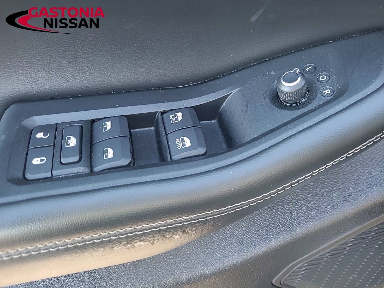 Used 2023 Jeep Grand Cherokee L Laredo image 30