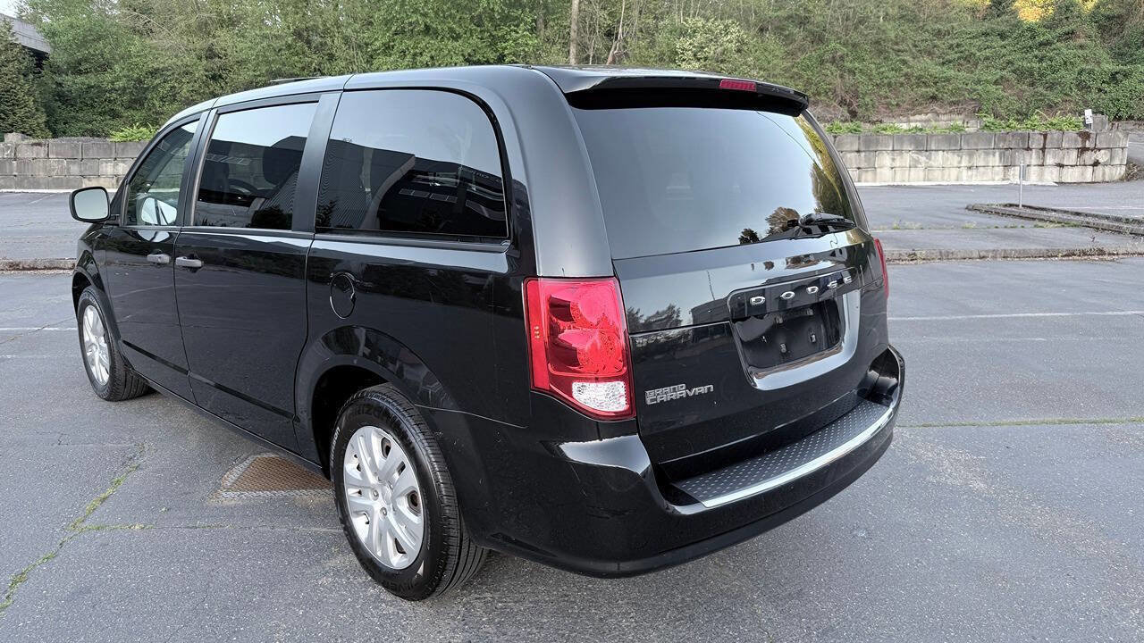 Used 2019 Dodge Grand Caravan SE FWD image 12