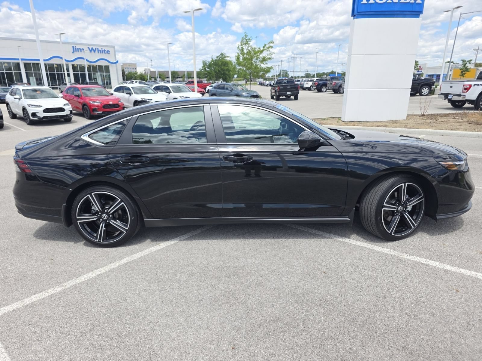 Used 2025 Honda Accord Sport image 19