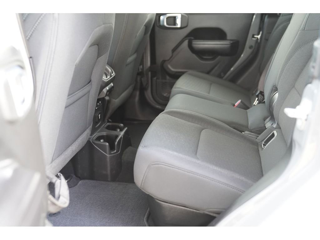 Used 2021 Jeep Gladiator Sport image 14