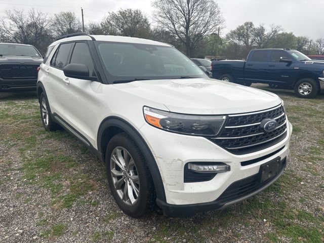 Used 2020 Ford Explorer XLT w/ Equipment Group 202A image 3