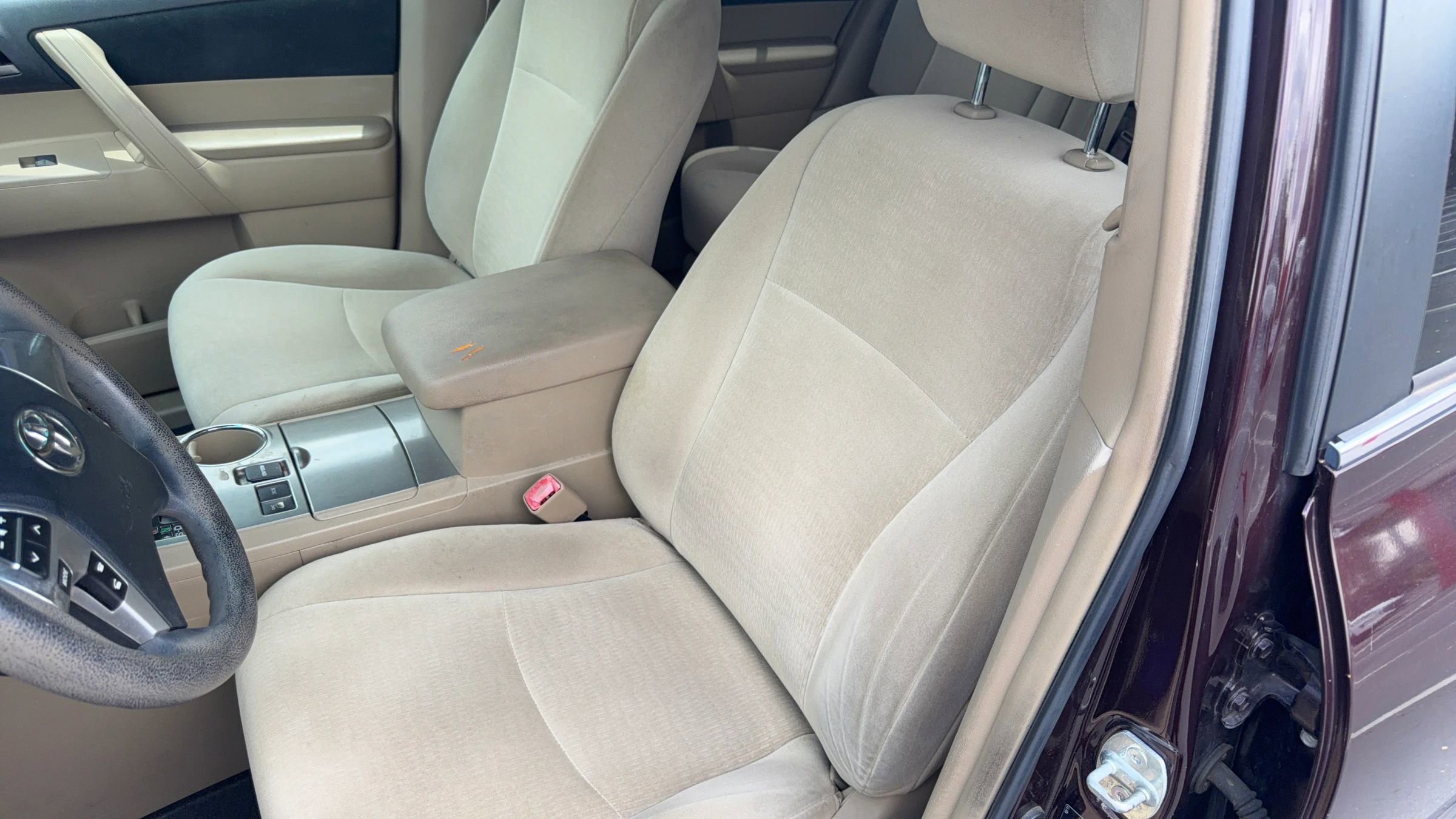 Used 2012 Toyota Highlander 4WD w/ Tech Pkg image 12