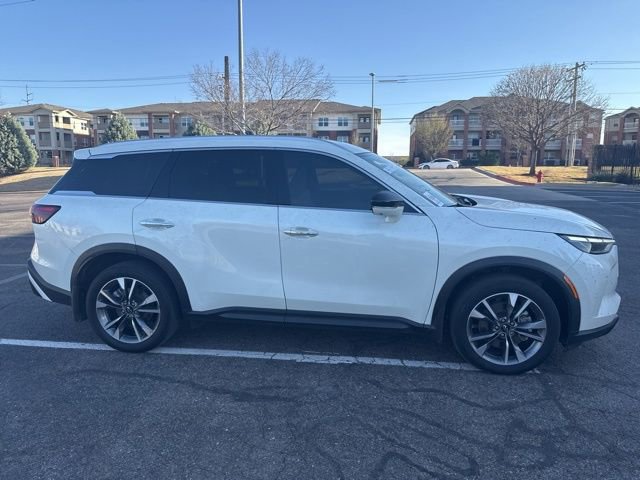 Used 2024 INFINITI QX60 Luxe w/ Performance Audio Package image 3