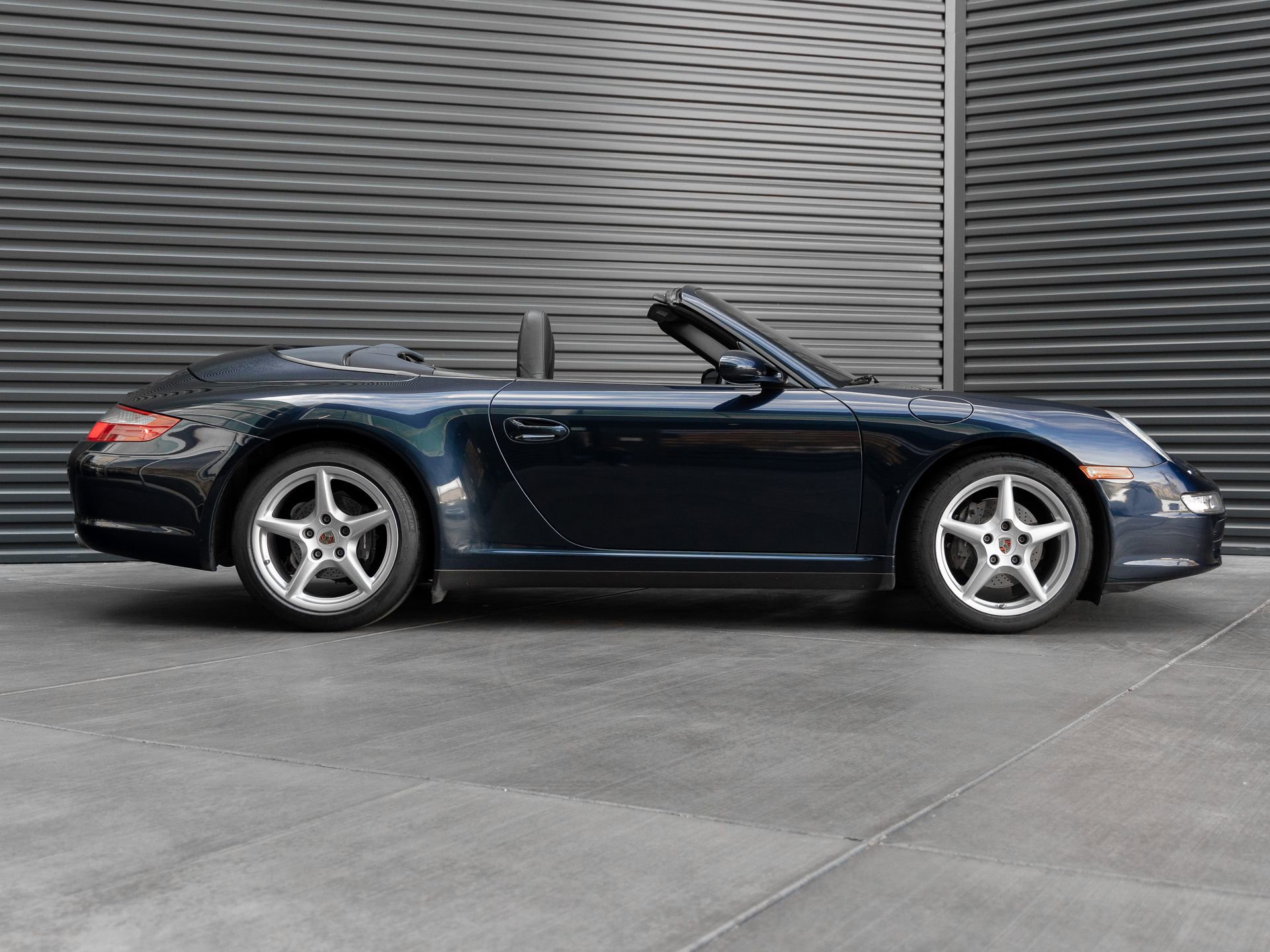 Used 2006 Porsche 911 Carrera 4 AWD/4WD image 8