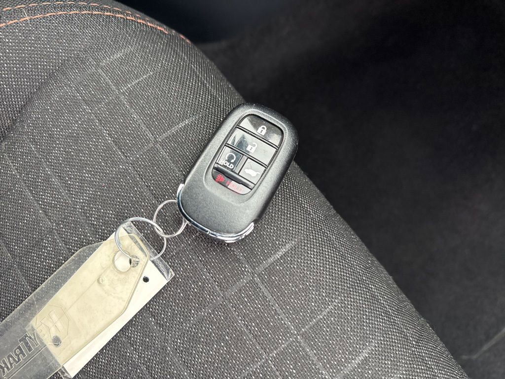 Used 2025 Honda HR-V Sport image 39