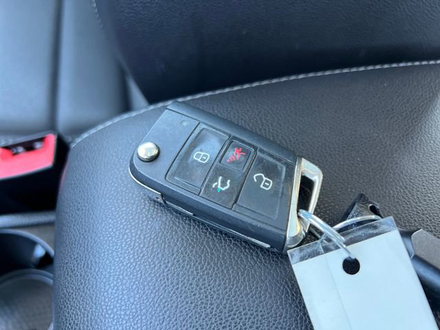 Used 2015 Volkswagen Golf TDI SEL FWD image 32