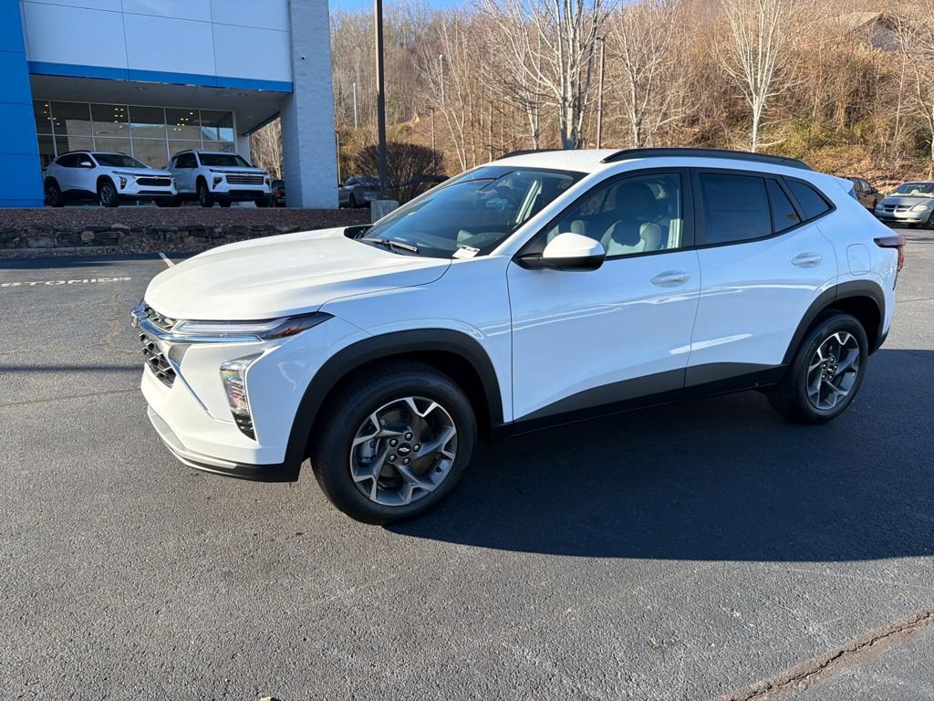 New 2025 Chevrolet Trax LT w/ LT Convenience Package image 8