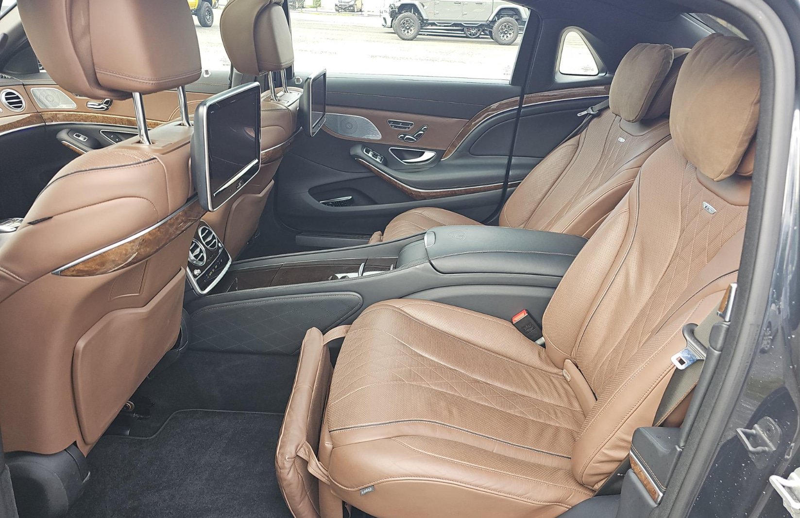 Used 2016 Mercedes-Benz Maybach S 600 image 5