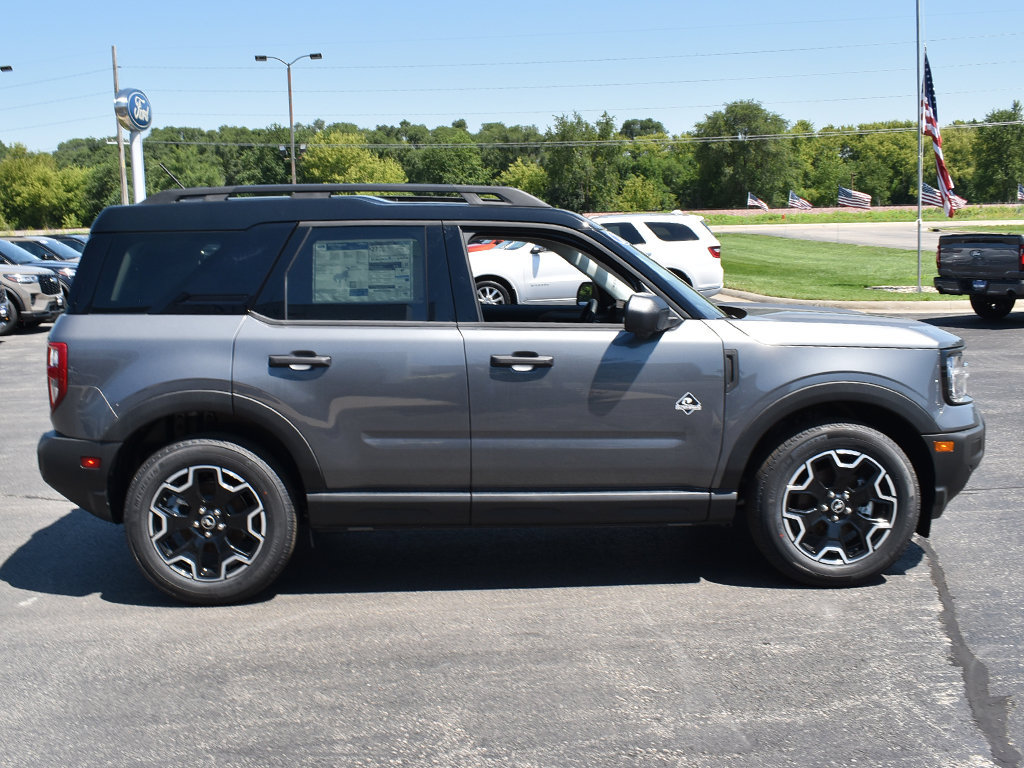 New 2026 Ford Bronco Sport Outer Banks w/ Outer Banks Tech Package+ AWD/4WD image 12