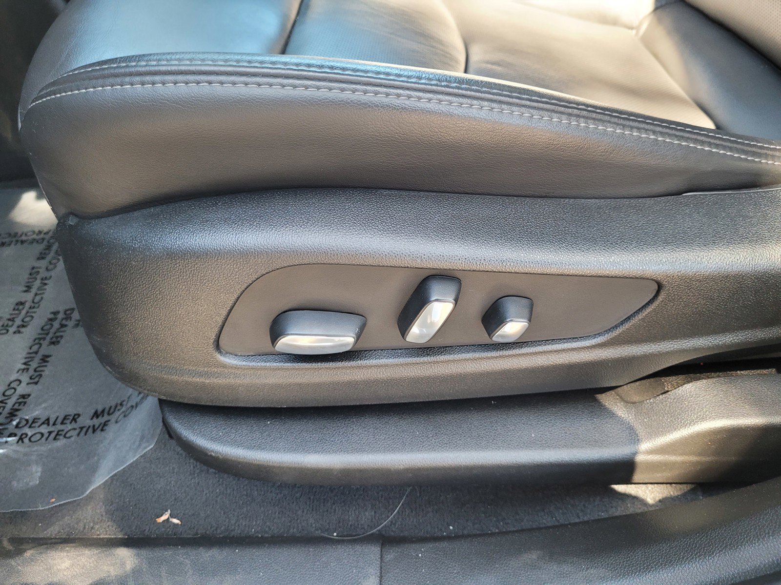 Certified 2025 Cadillac XT6 Premium Luxury image 11