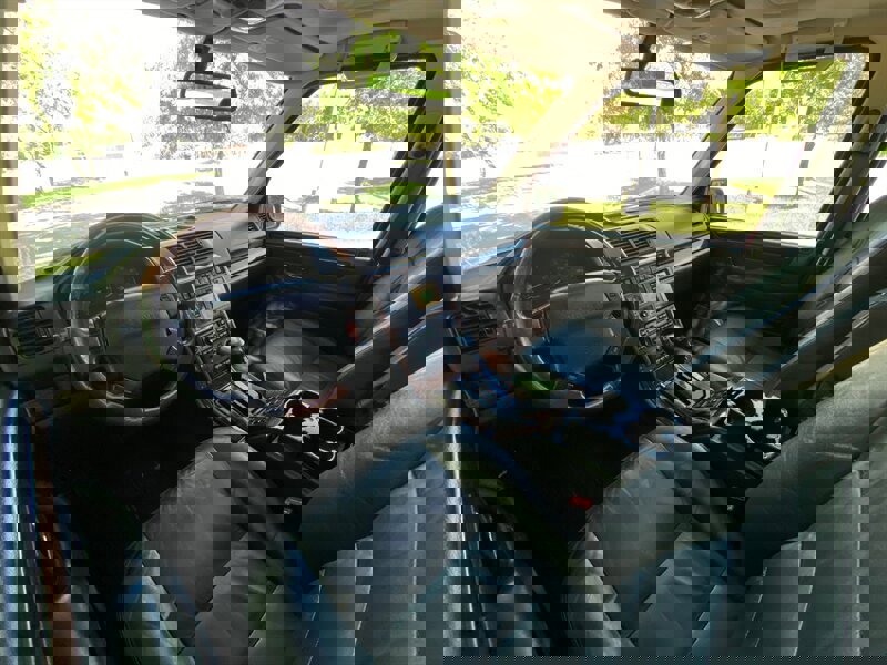 Used 2002 Land Rover Range Rover HSE image 11