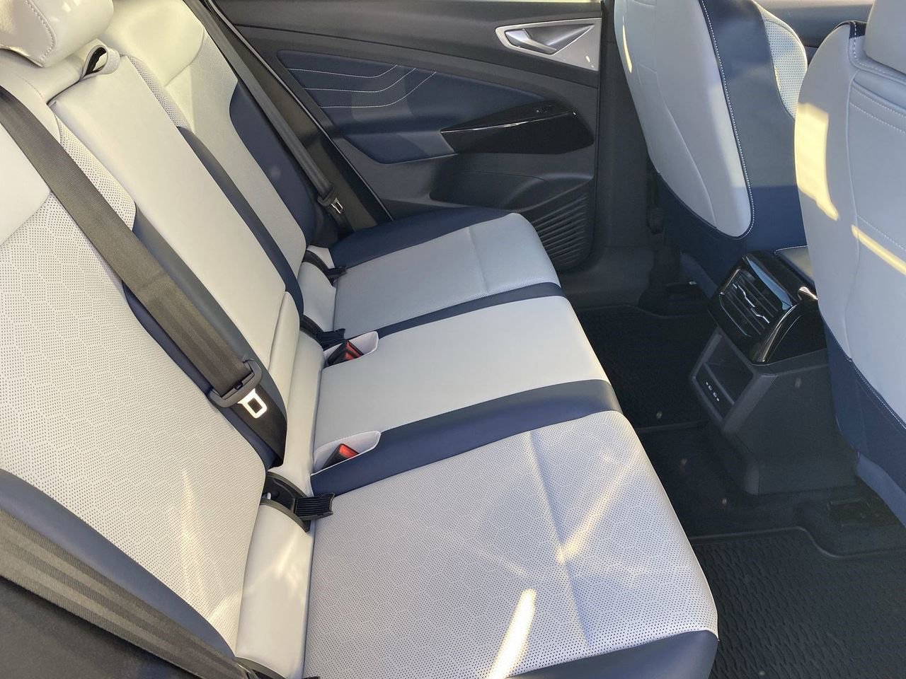 New 2025 Volkswagen ID.4 Pro S image 9