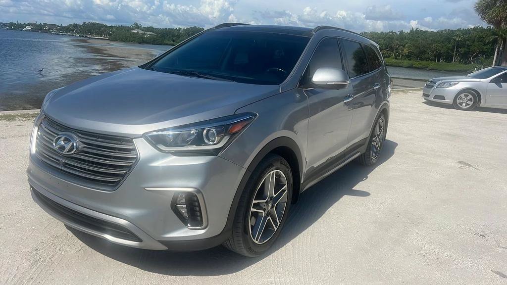 Used 2017 Hyundai Santa Fe Limited AWD/4WD image 2