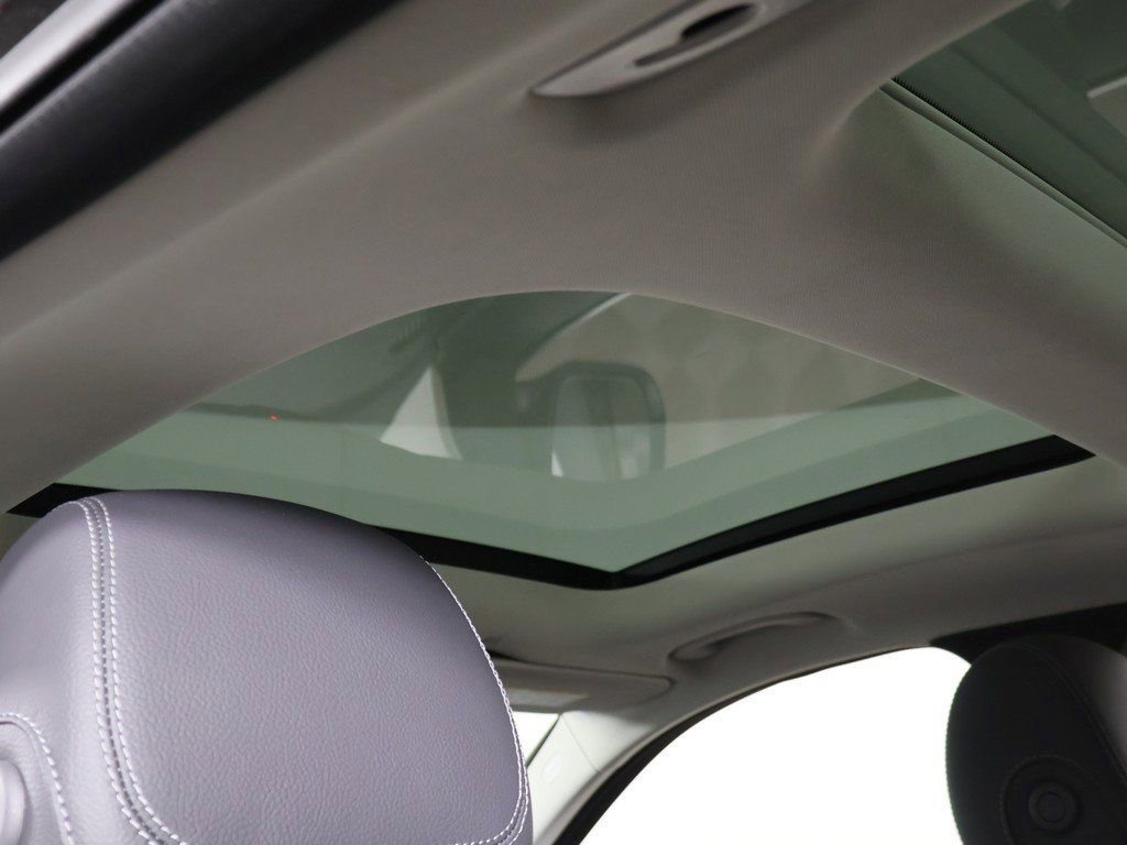 Used 2021 Mercedes-Benz GLC 300 4MATIC w/ Multimedia Package image 18