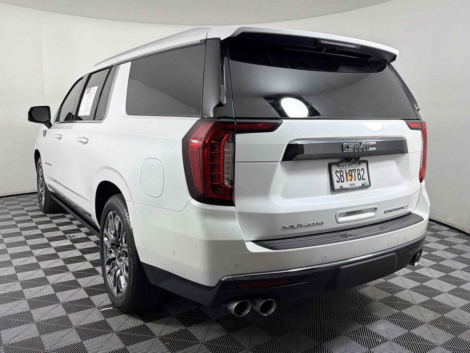 Certified 2023 GMC Yukon XL Denali Ultimate AWD/4WD image 4