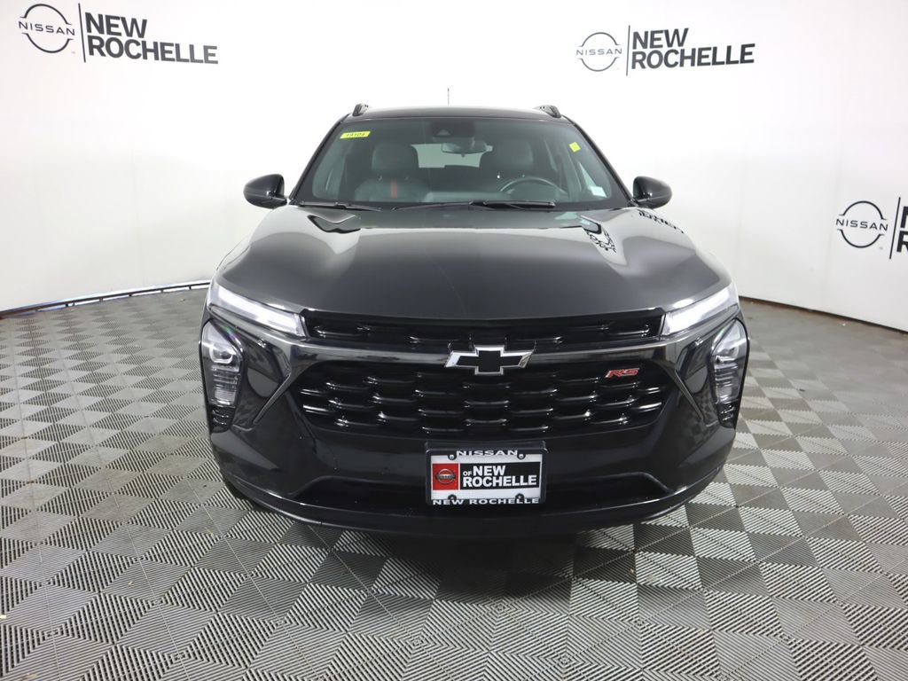 Used 2024 Chevrolet Trax RS image 2