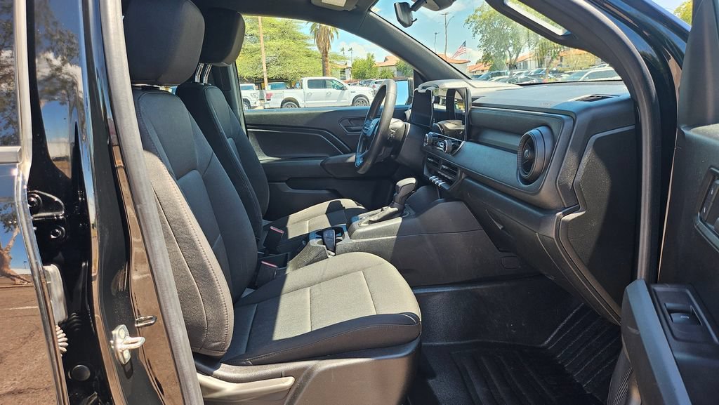 Used 2023 Chevrolet Colorado W/T RWD image 18